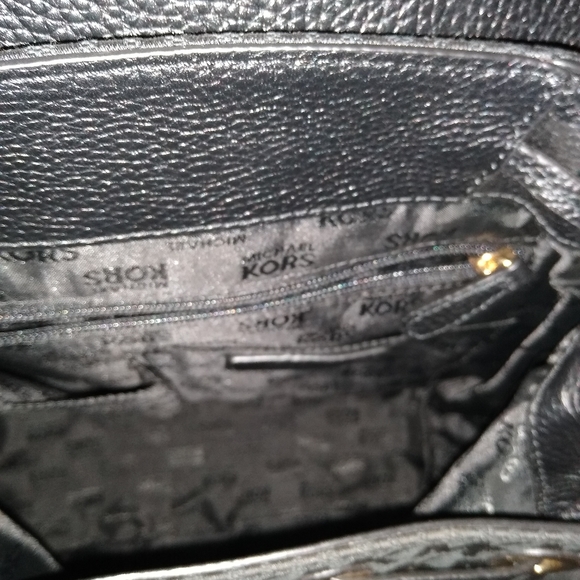 Backpack - Picture 3 of 4